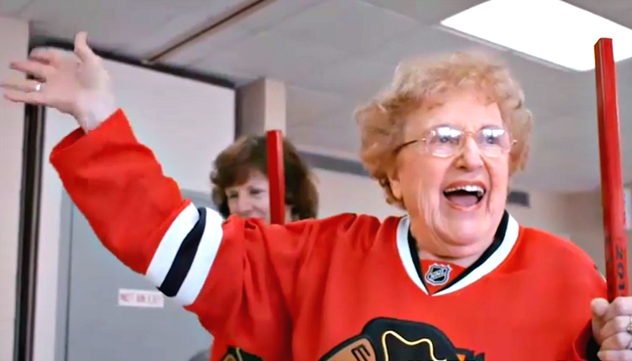 Gotta See It Blackhawks Surprise Seniors With Old Time Hockey