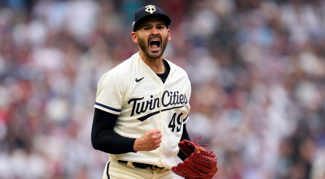 Twins Beat Blue Jays In Game 1 For First Playoff Win Since 2004