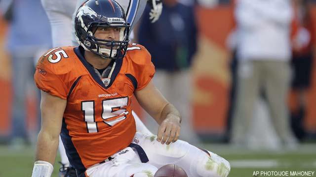 Broncos become first team since Tim Tebow's Broncos in 2011 to not complete  a pass in first half