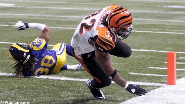 Bengals stay in playoff hunt with win over Rams