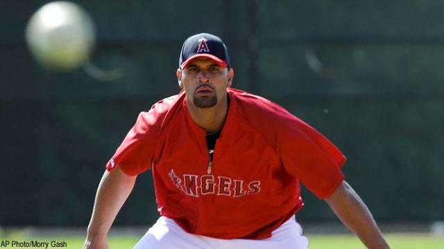 Pujols introduced at Cardinals spring training after agreeing to