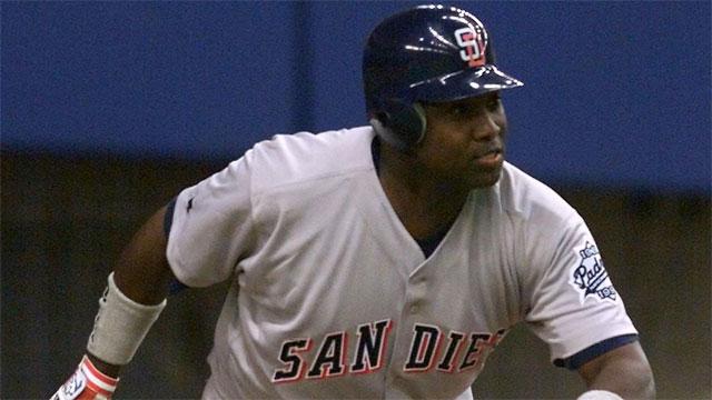 Padres great Gwynn dies after battle with cancer