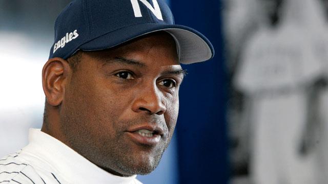 Blue Jays coach Tim Raines makes Hall of Fame