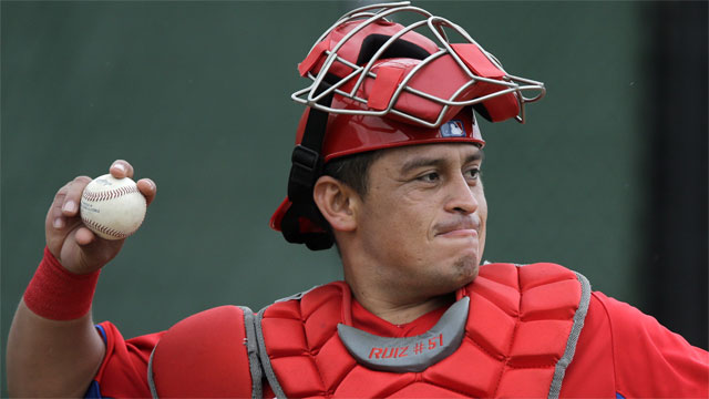 Phillies give Carlos Ruiz a three-year contract that makes very