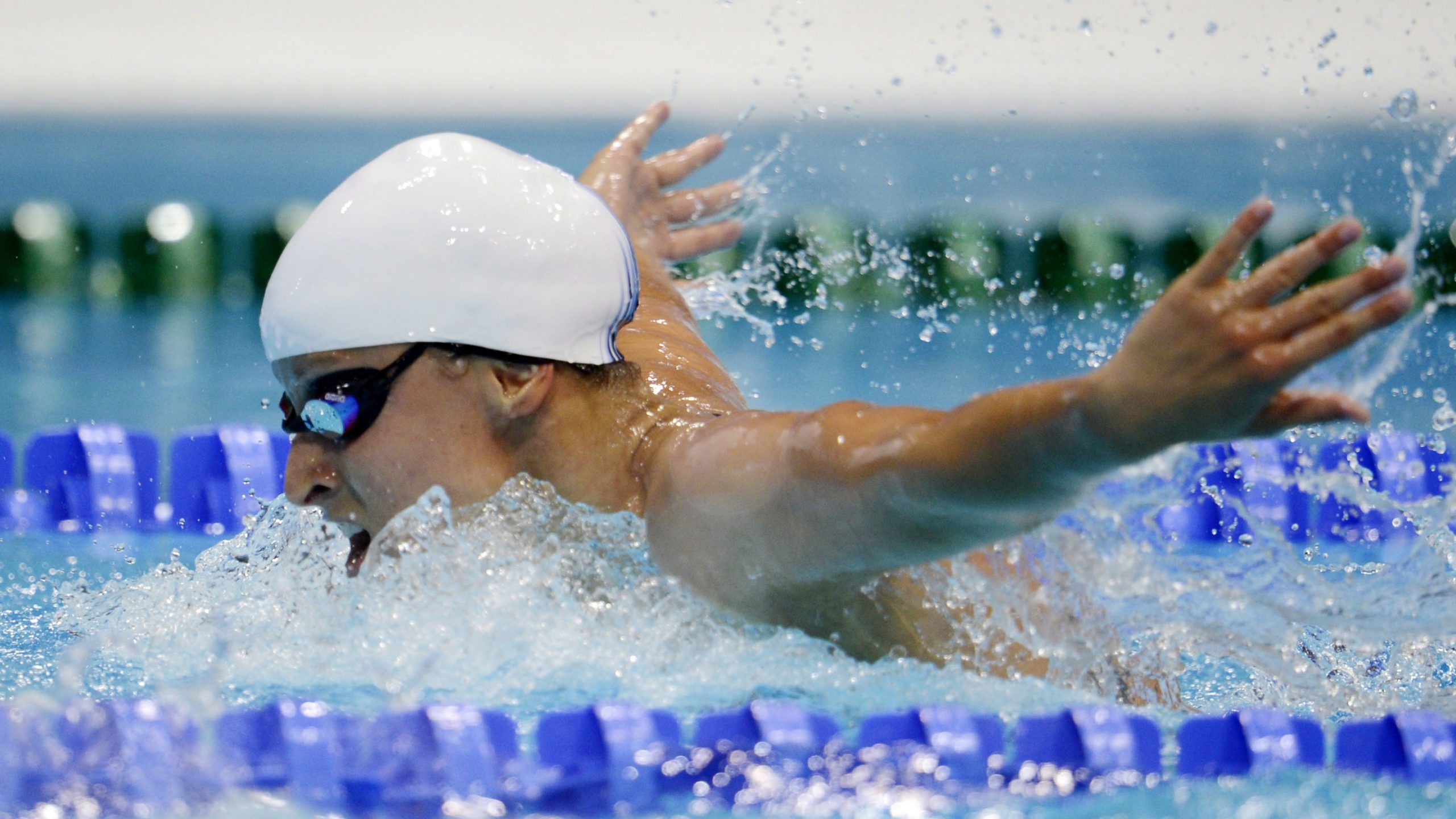 Savard wins 100m butterfly, ending Canada Cup