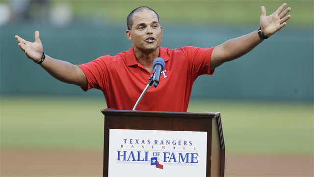 Ivan Rodriguez is inducted into the Hall of Fame 