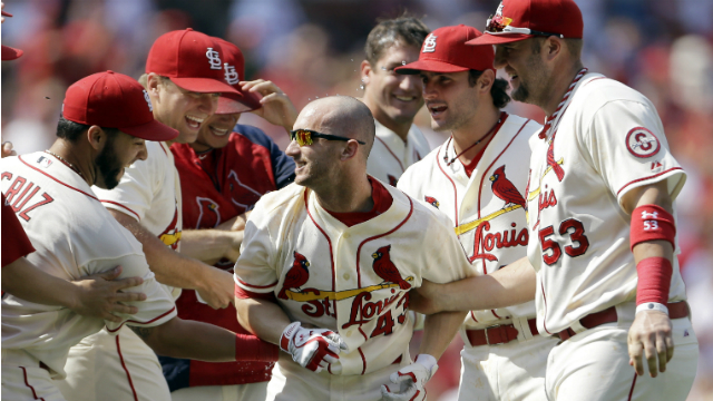 Cardinals beat Marlins 5-4 on Stanton error