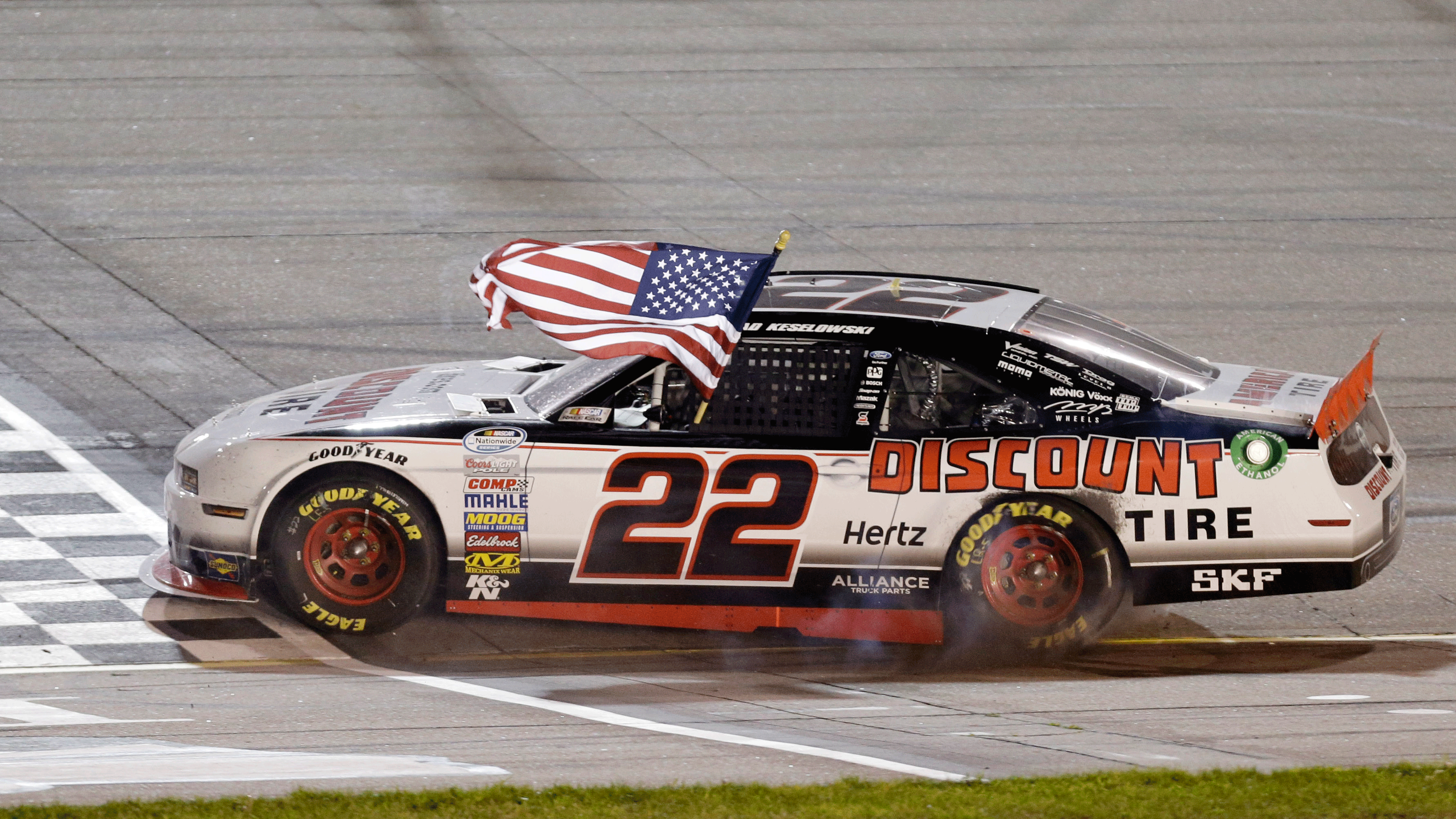 Keselowski perseveres to win Nascar Iowa