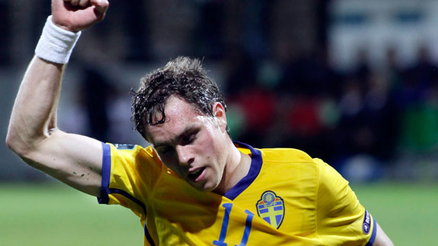 Norwich acquires Swedish striker Elmander