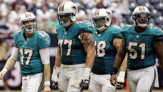 Dolphins' Mike Pouncey subpoenaed after game in Aaron Hernandez