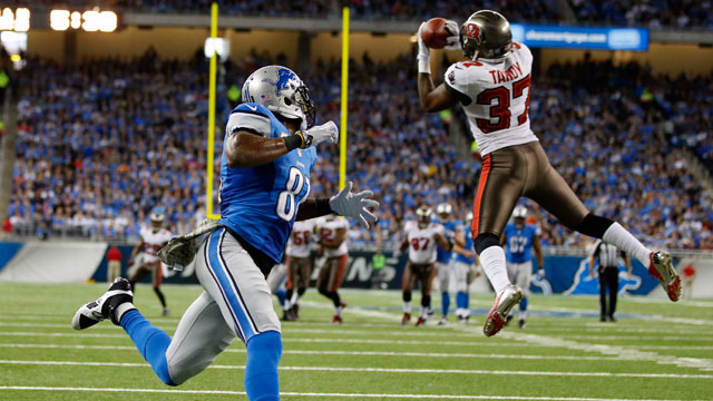 Lions take (extremely) early lead in NFC North with gutsy win over