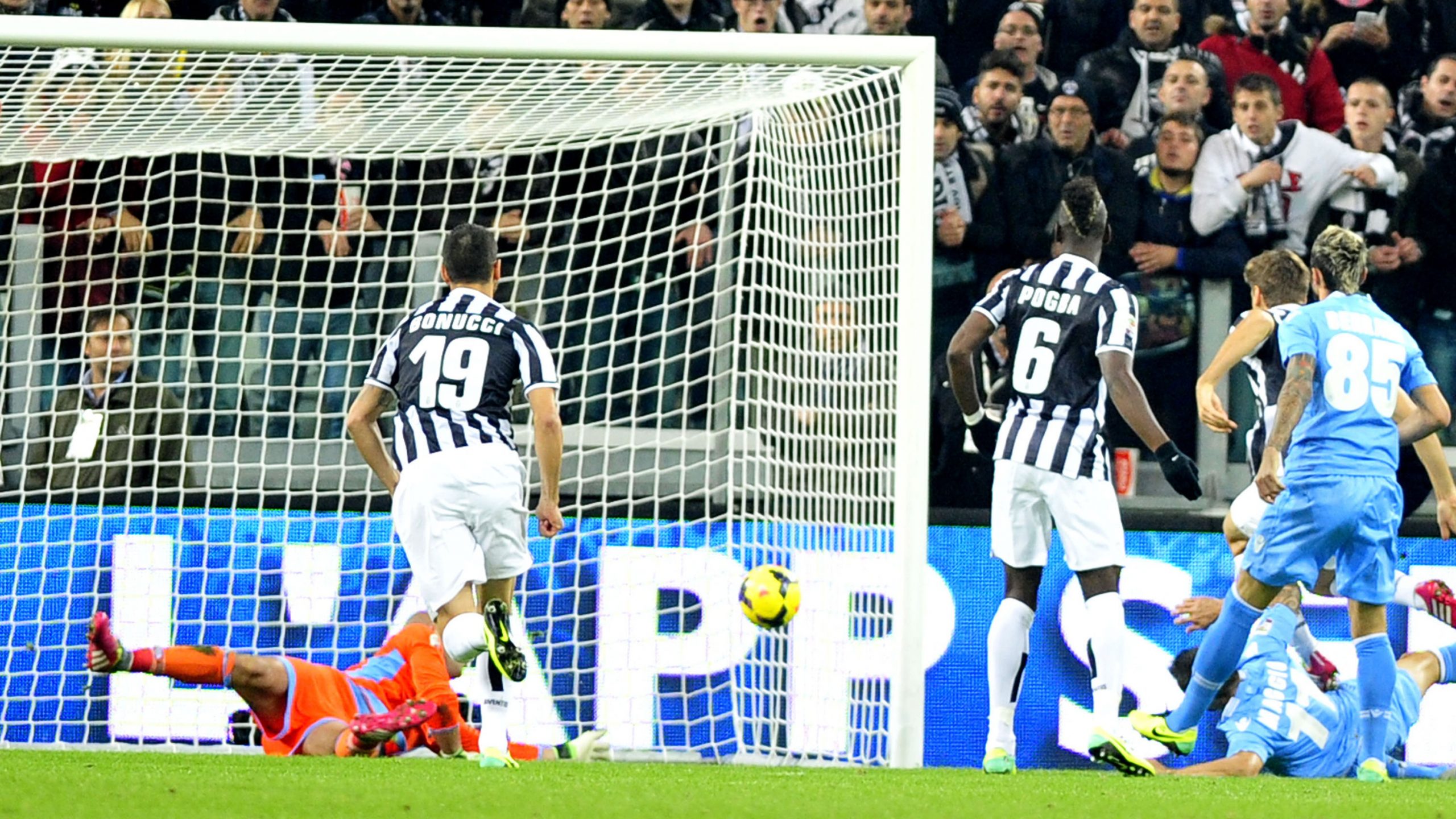 Llorente Juventus Down Napoli In Italian League Sportsnet Ca