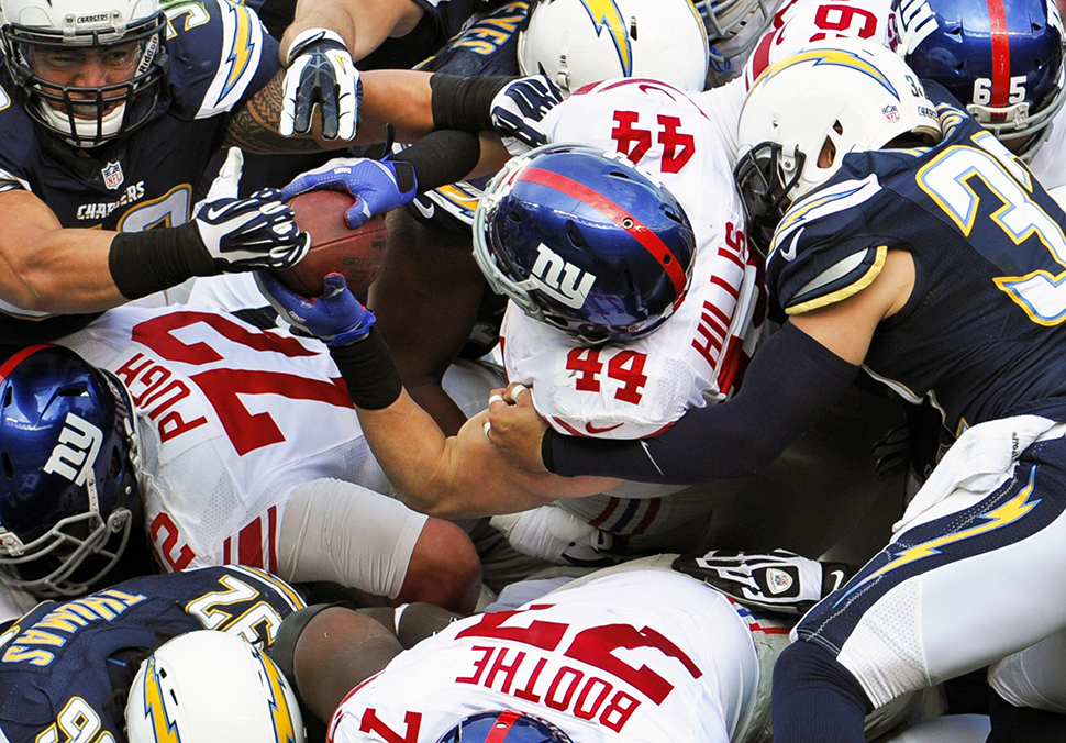 Peyton Hillis, Manti Te'o