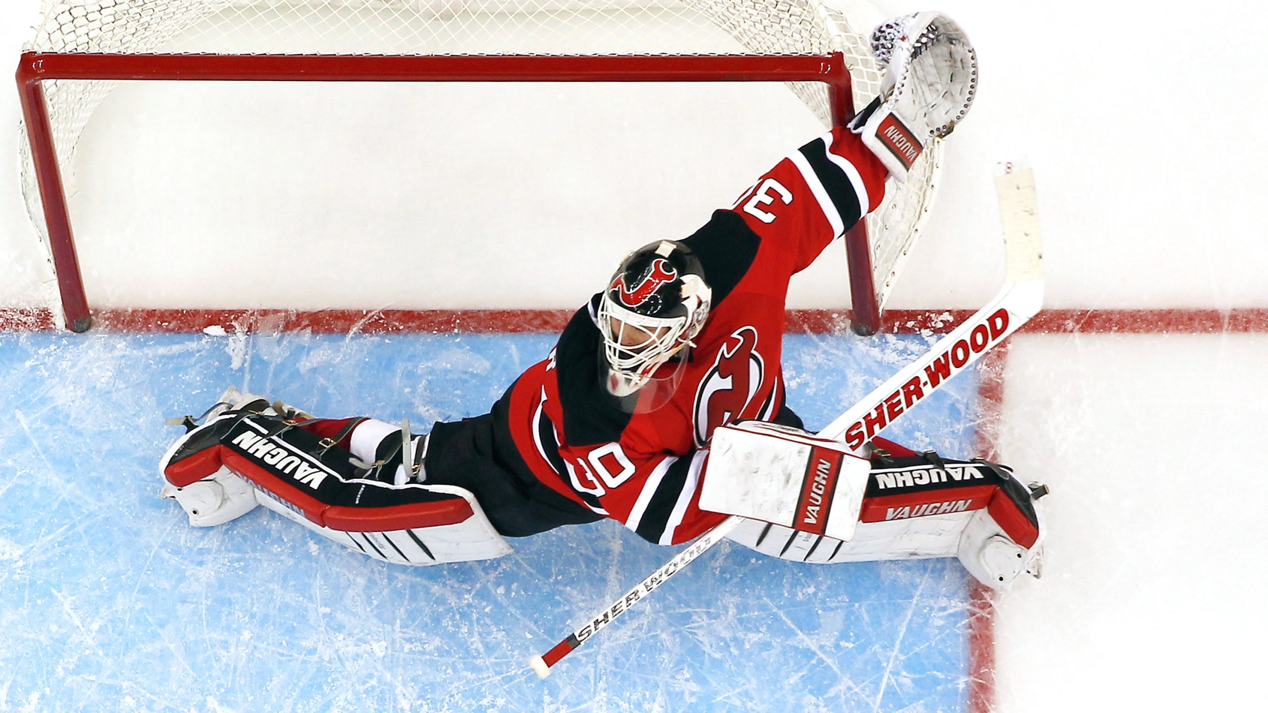 Martin Brodeur wins what might be final start for Devils