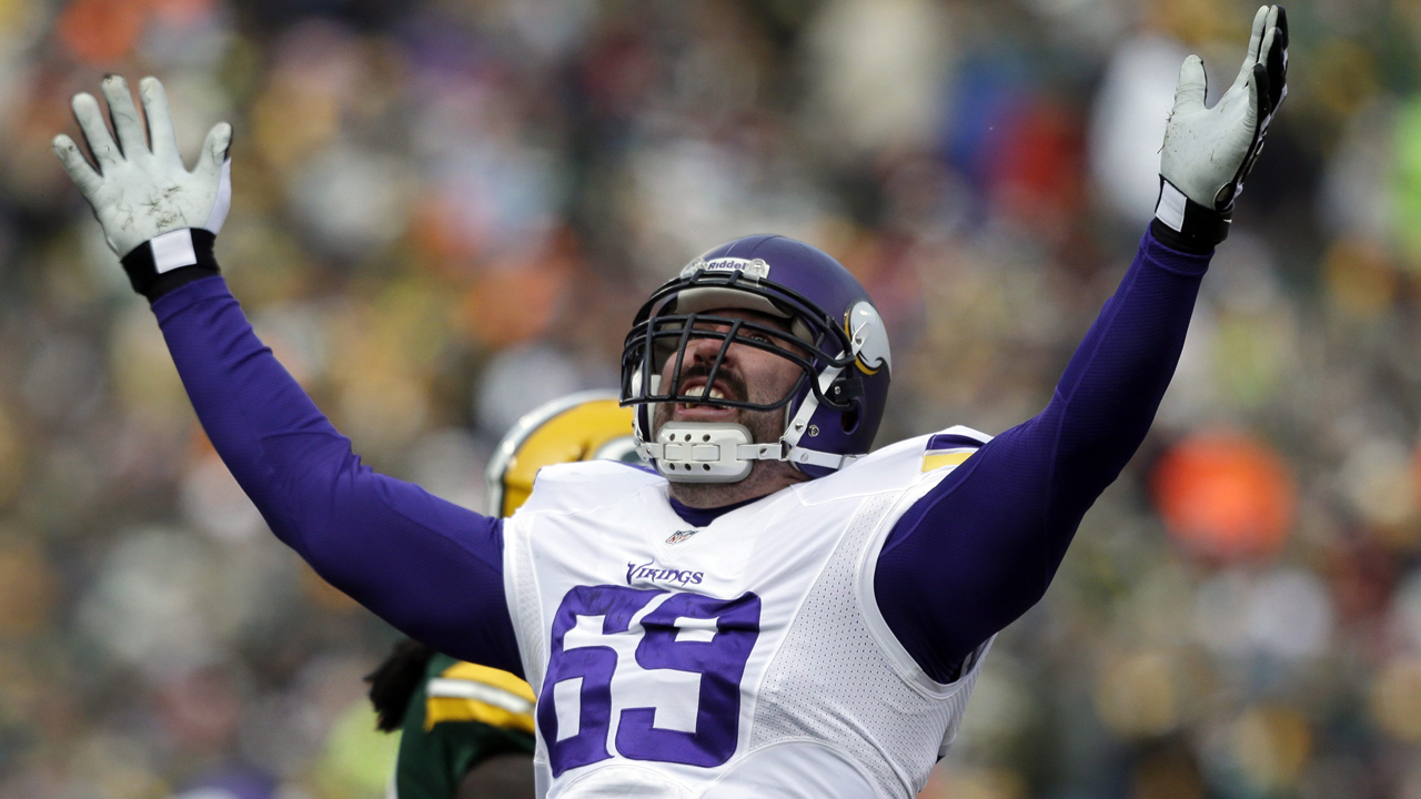 Allen signs one-day contract to retire as Viking