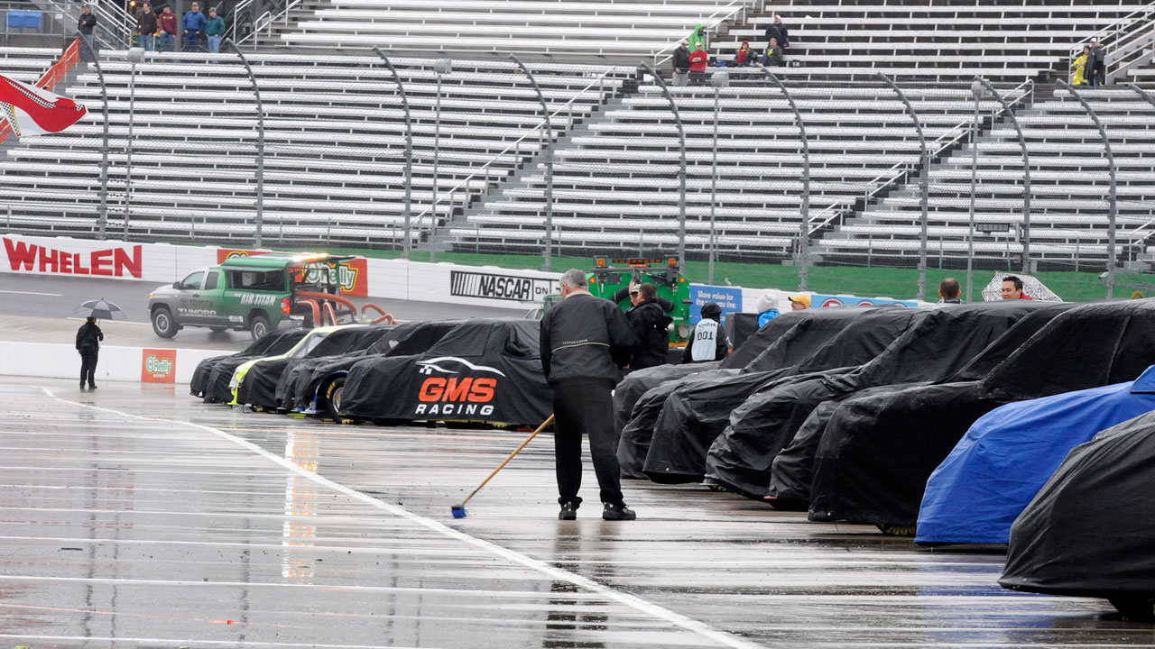 Rain washes out truck race at Martinsville