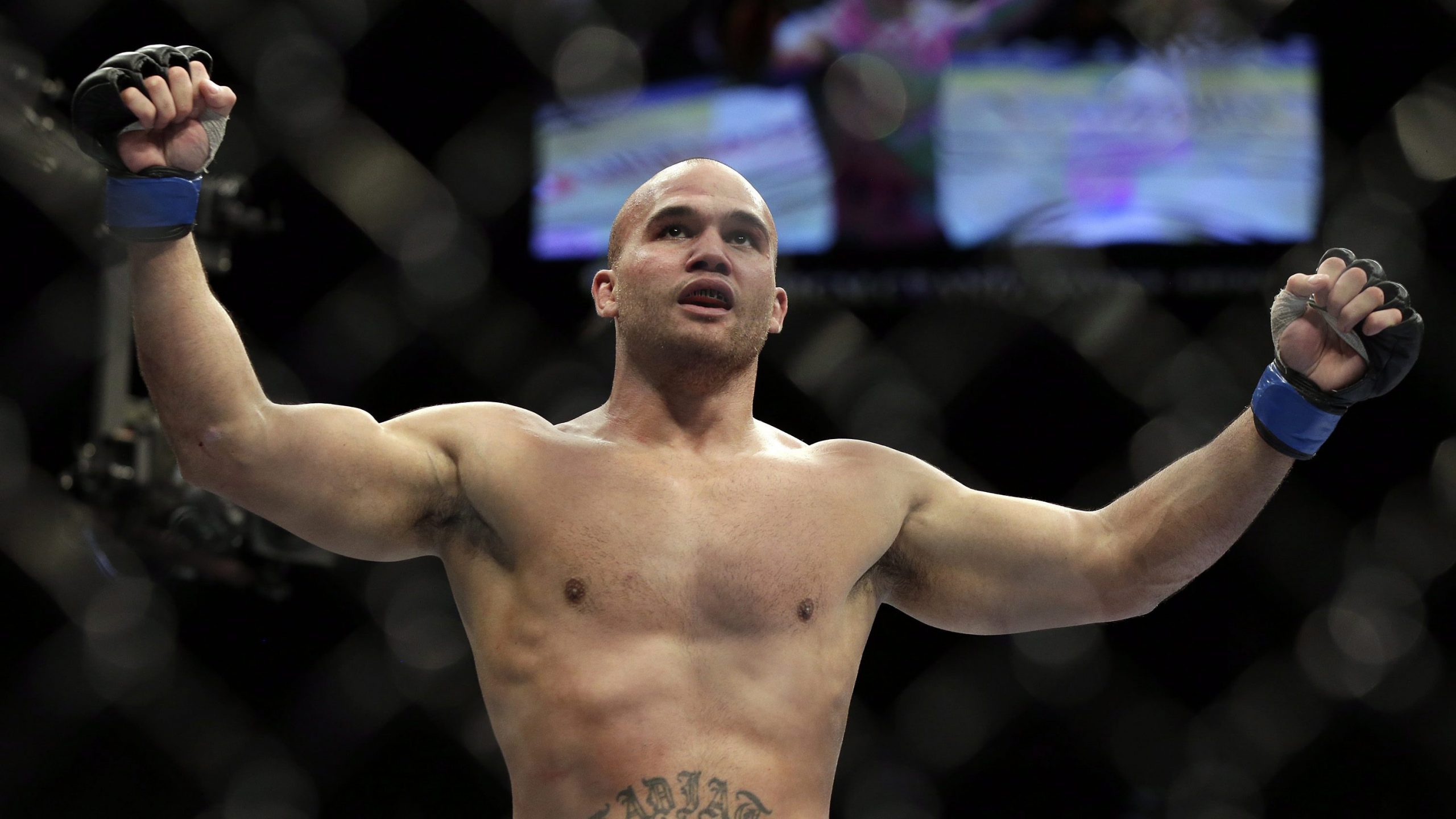 Lawler’s comeback culminates at UFC 171