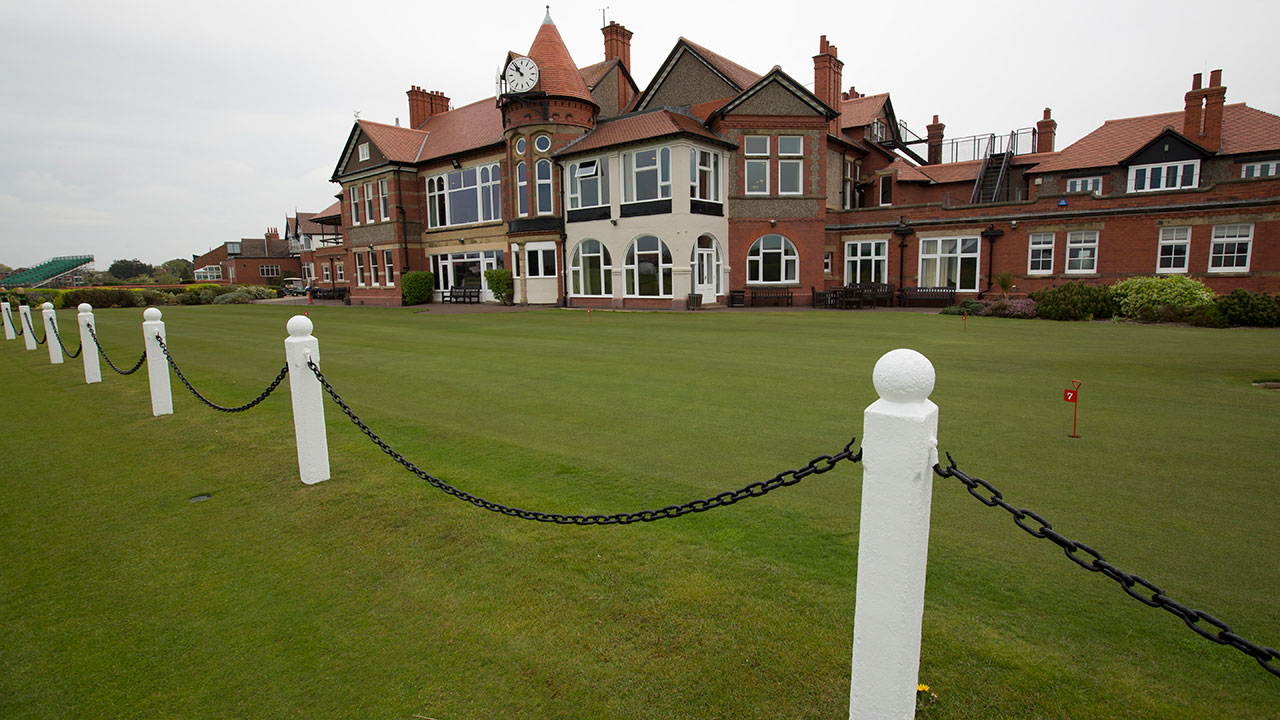 Hoylake to have Open’s 1st horseshoe grandstand