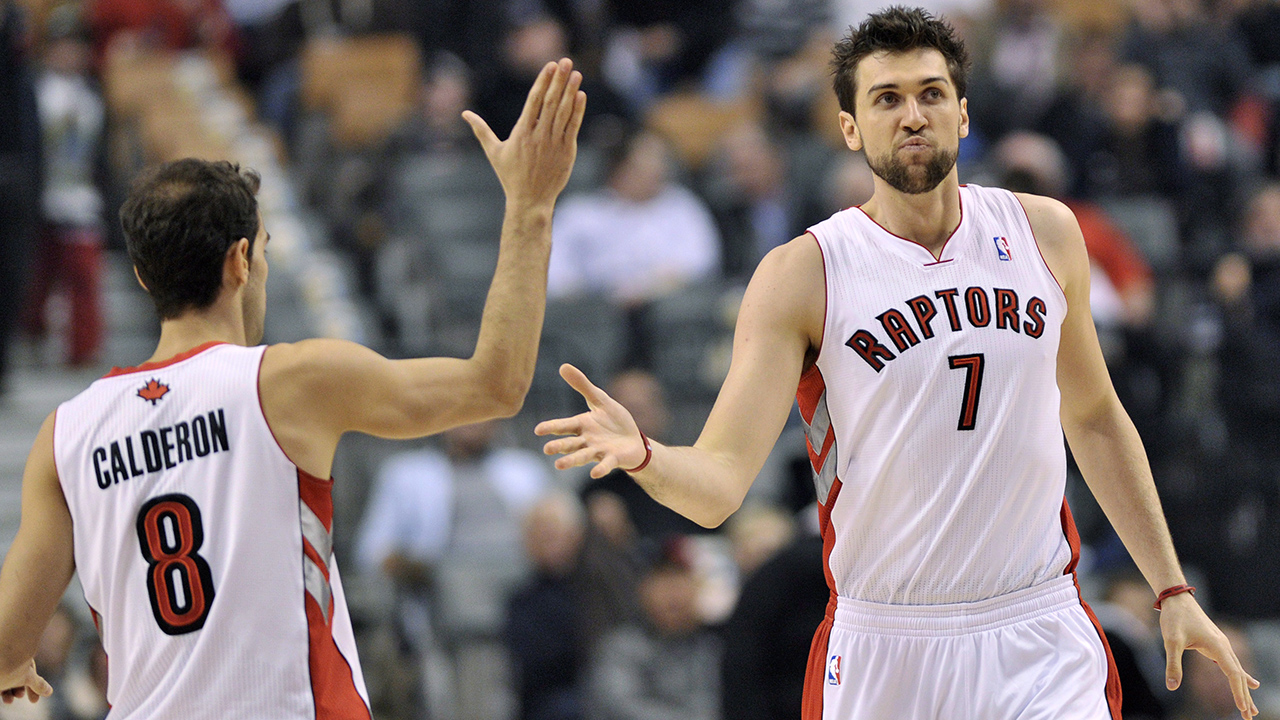 Toronto's Andrea Bargnani confirms move to New York Knicks on Twitter