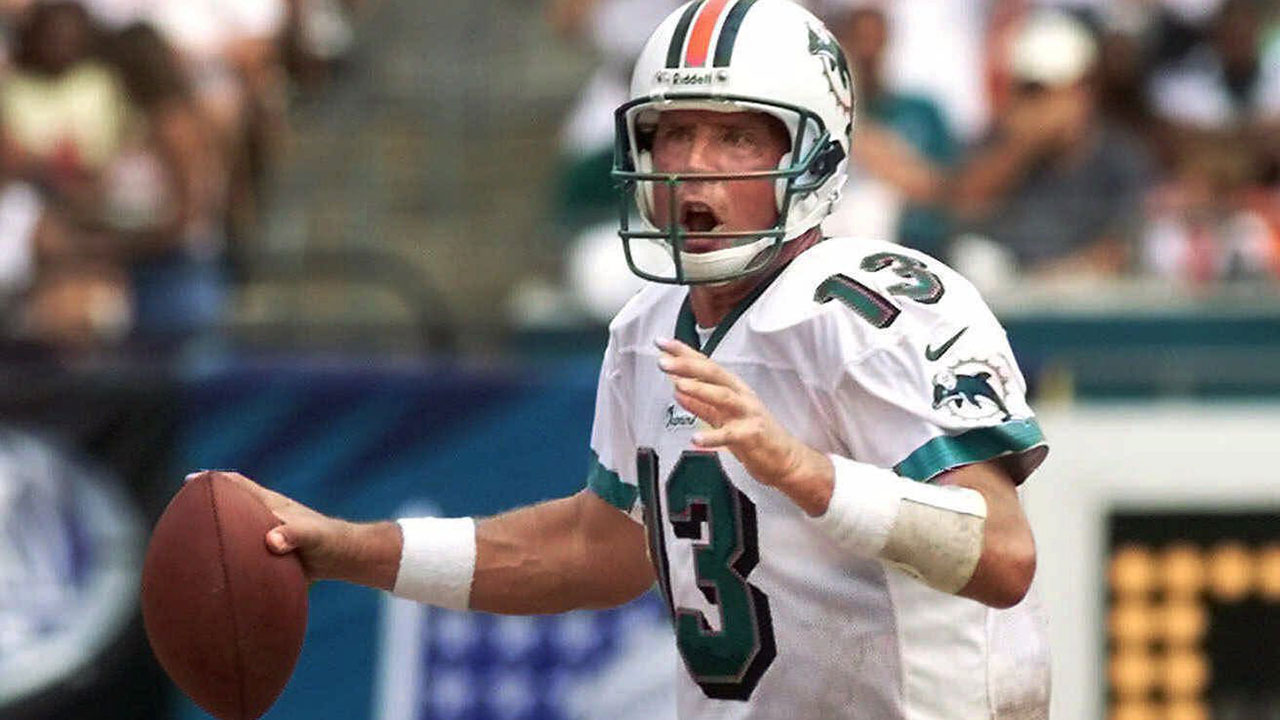 Dolphins sign Dan Marino to ceremonial 1day contract