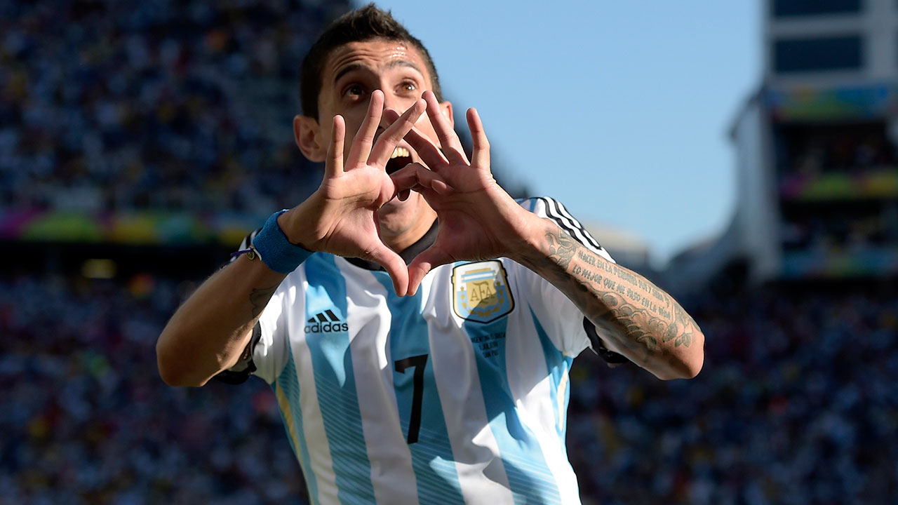 Lionel Messi, Ángel Di María Wear New Argentina Home Shirt For