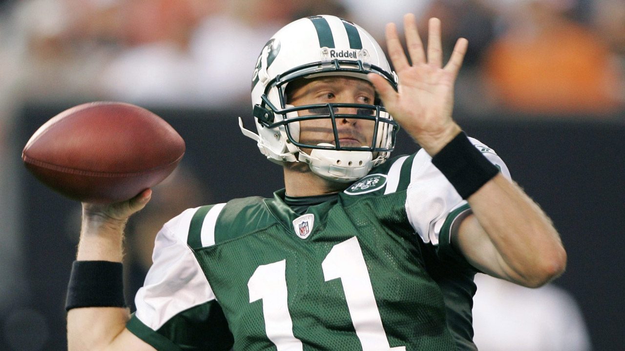 Son of ex-Eagles, Jets QB surrenders to authorities, faces hit-and-run  charge 