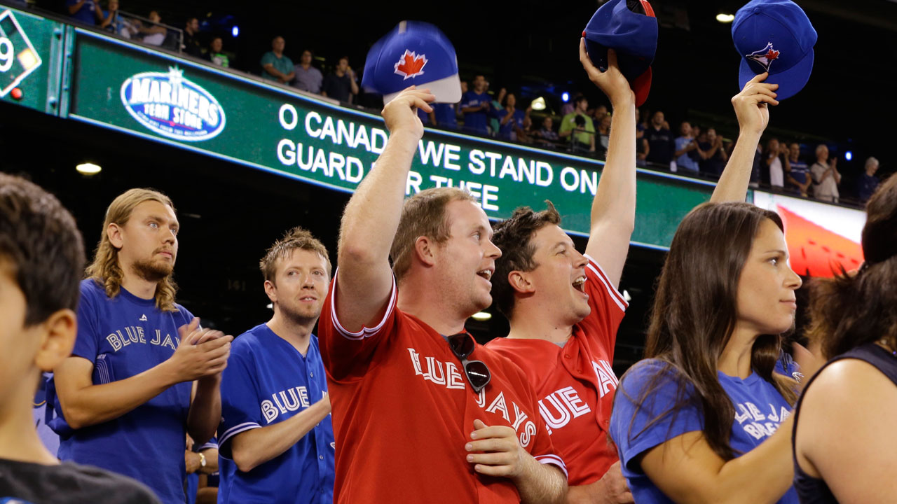 Dickey wins again, Blue Jays beat slumping Tigers