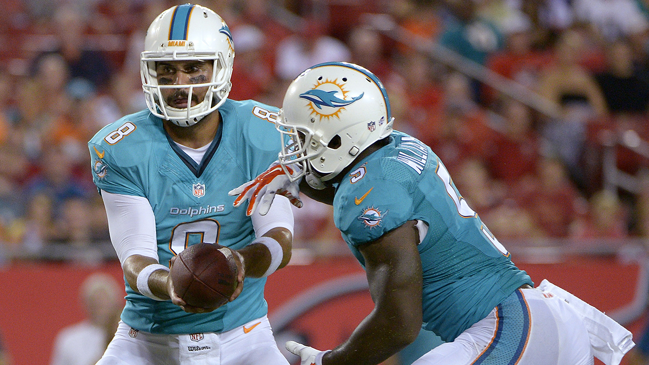 Moore leads Dolphins to victory over Buccaneers