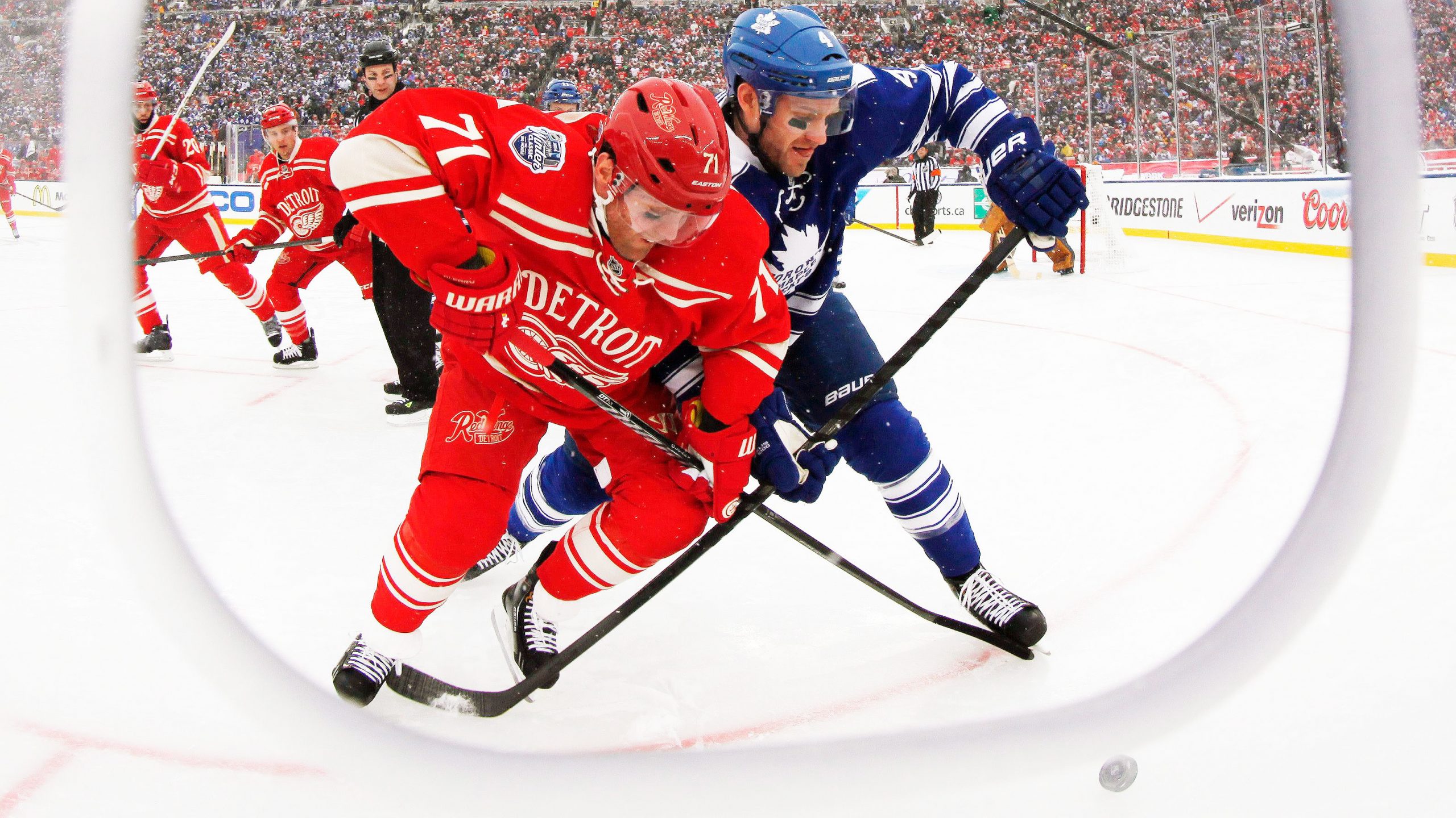 Maple Leafs edge Red Wings in shootout at NHL Winter Classic - Los Angeles  Times