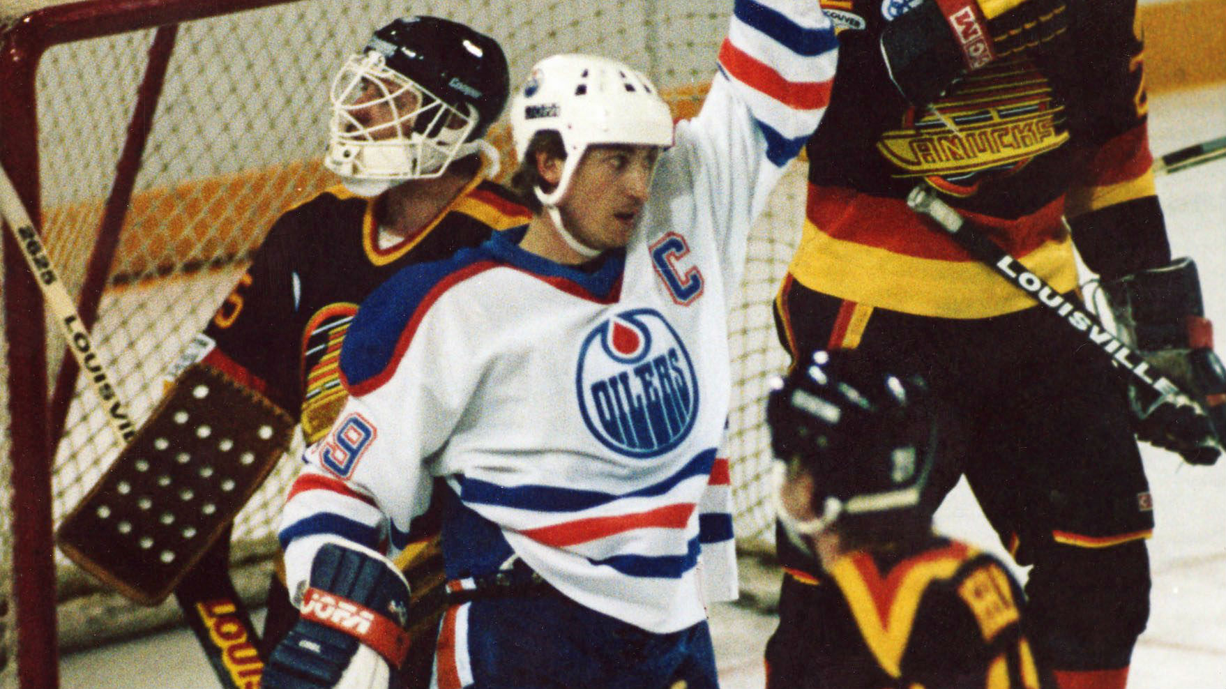 Kerry Fraser opens up about Wayne Gretzky's infamous high stick on