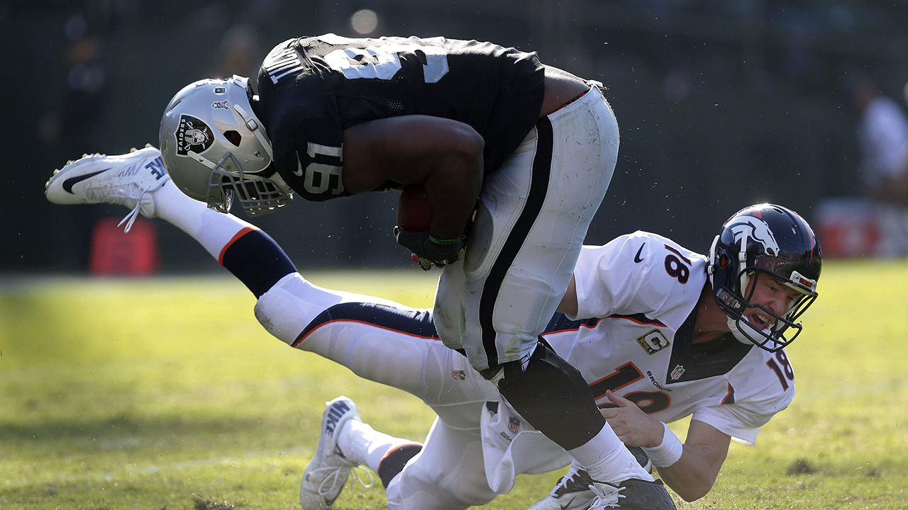 Raiders Sign Justin Tuck To Two-Year Deal