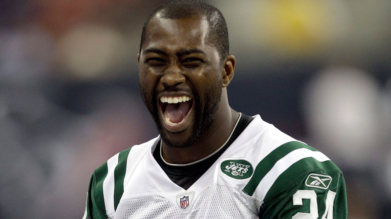 Bucs acquire star cornerback Revis from Jets for draft picks