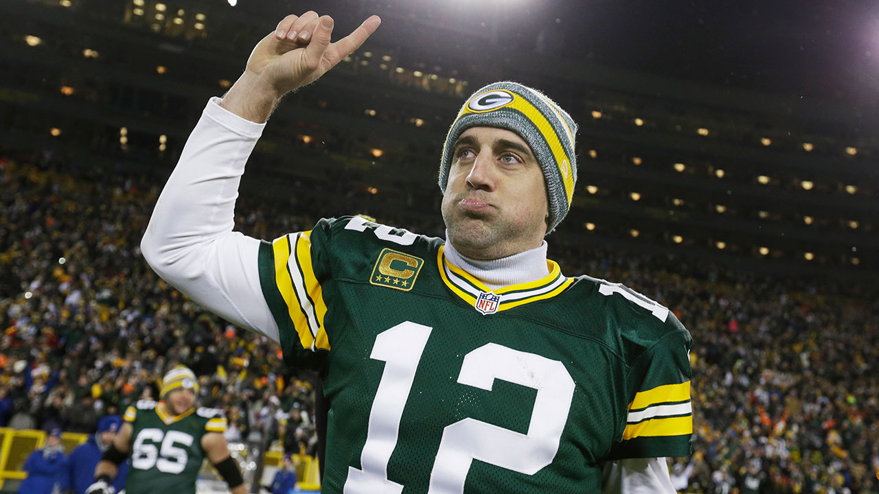 Aaron Rodgers saluted Bears fans after leading a Packers comeback win