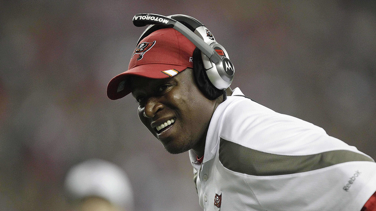 Raheem Morris met again with the Atlanta Falcons about their head coaching job, joining Bill Belichick in receiving a follow-up interview. (David Goldman/AP)