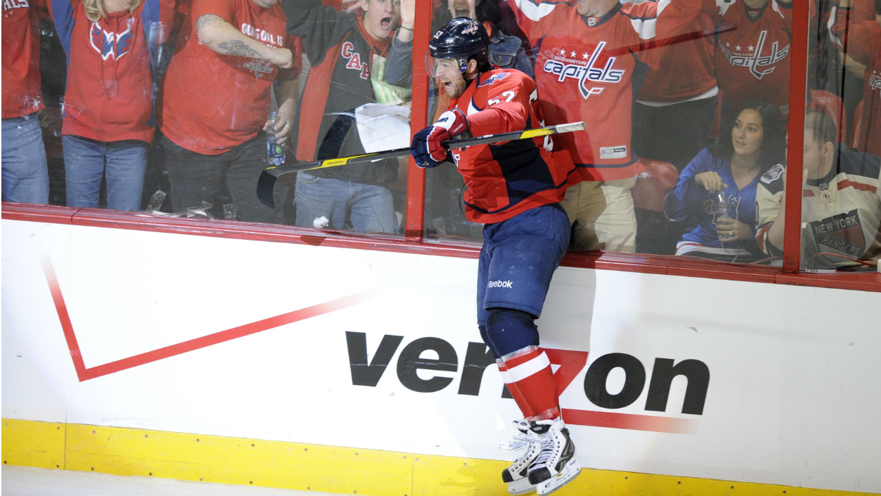 Trending: How fans are lending a stick to Mike Green