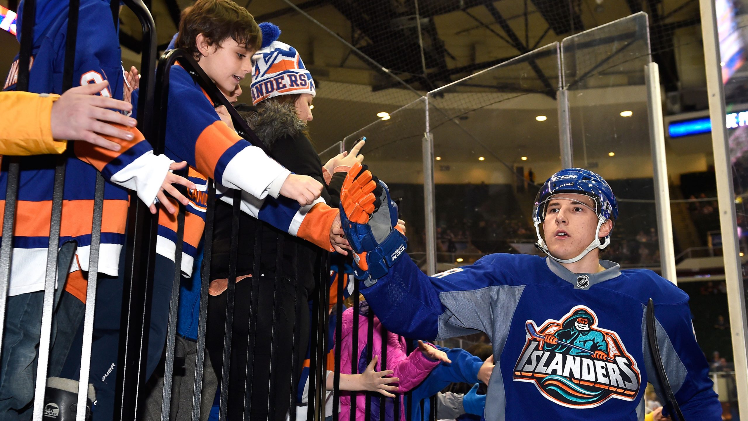 This is What the New York Islanders 'Fisherman' Warmups Look Like