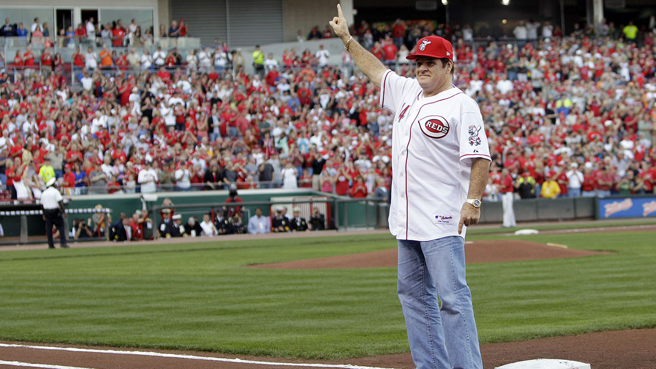 Cincinnati Celebrates Hometown Star Pete Rose With Statue