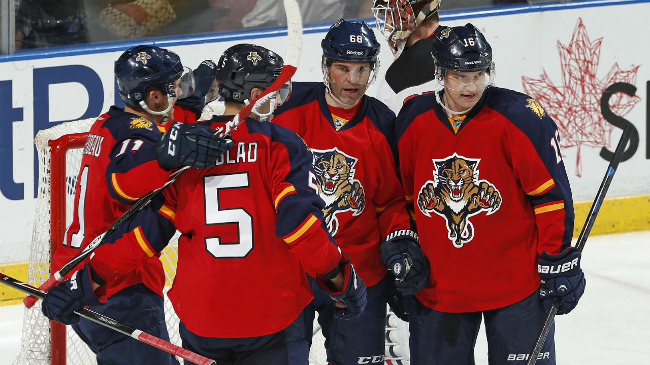 Jagr leads Panthers over Devils to close season