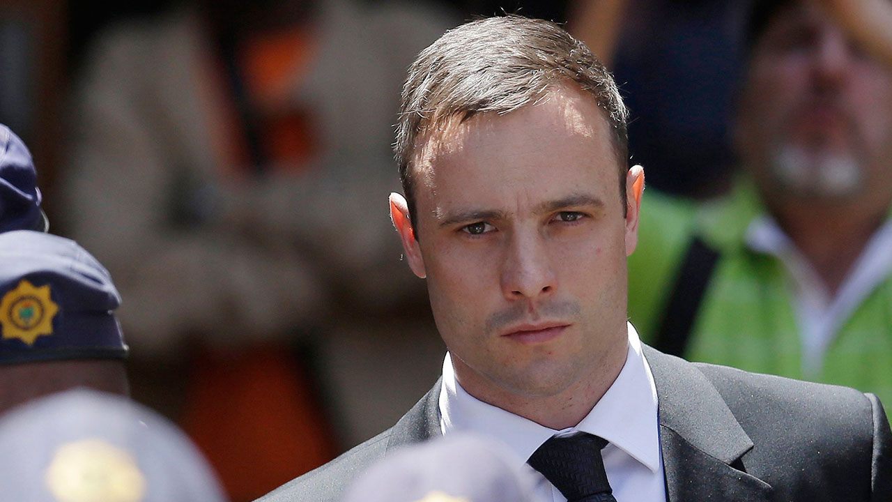 Pistorius family condemns claim he beat girlfriend with bat