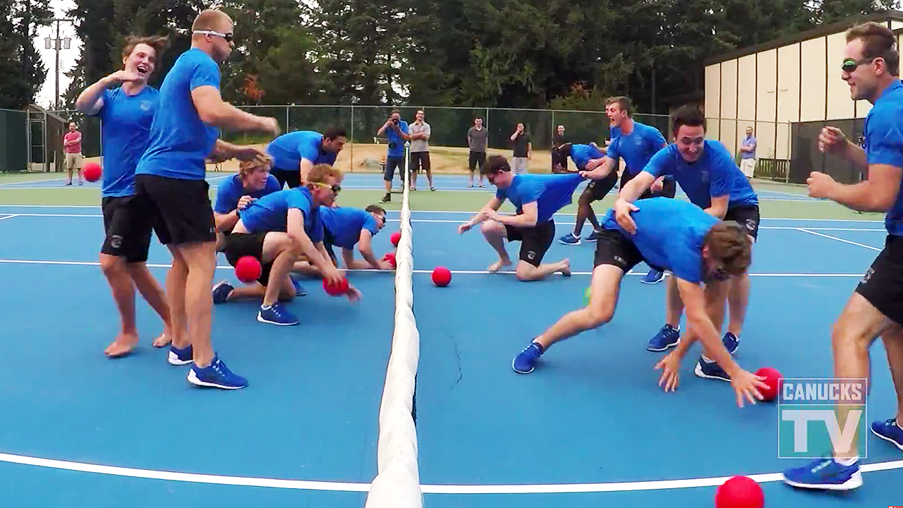 Vancouver-Canucks;-blindfolded-dodgeball