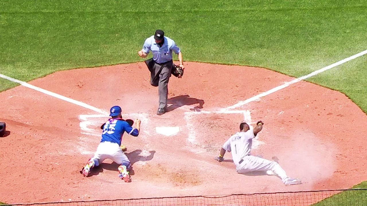 Willson Contreras miraculously stays in game after taking terrifying  fastball to the head (Video)