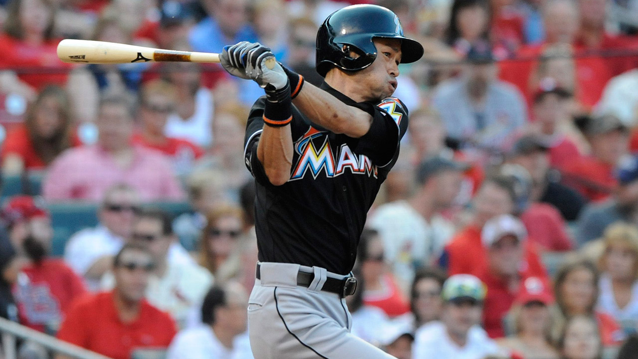 Miami Marlins re-sign OF Ichiro Suzuki 