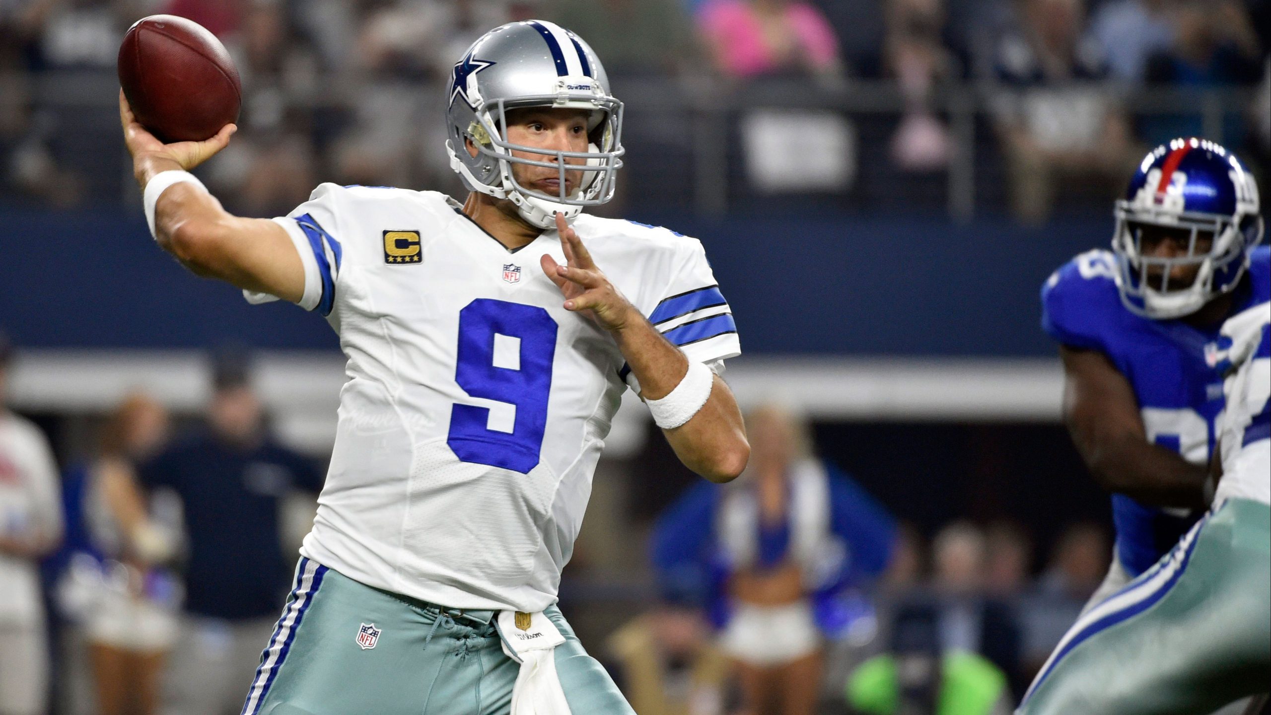 Giants send Romo, Cowboys home