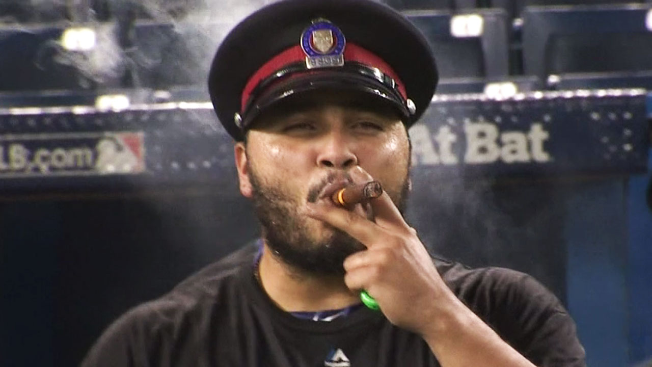 Gary Sheffield Hits Home Runs While Smoking Cigar in Instagram