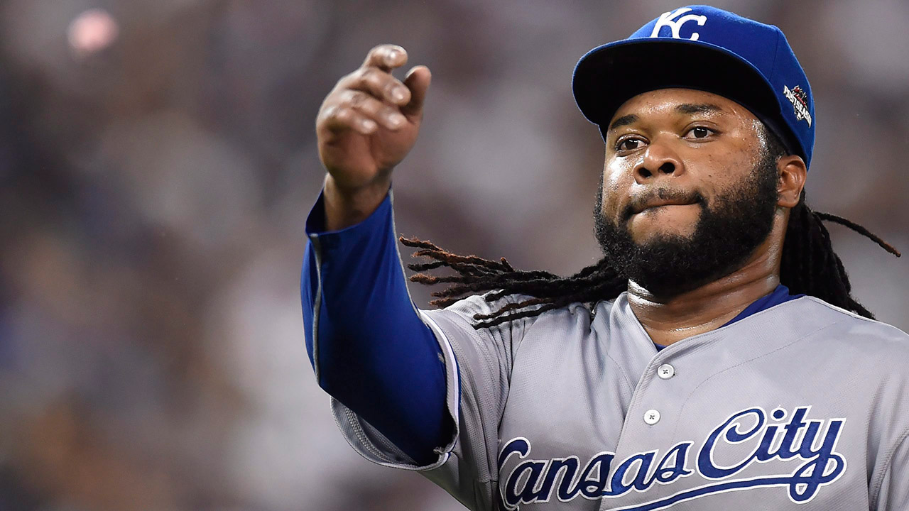 Johnny Cueto tosses complete game in defeat