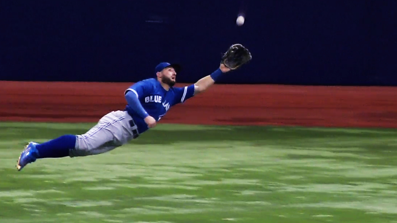 Kevin Pillar Lays Out for Ridiculous Diving Catch