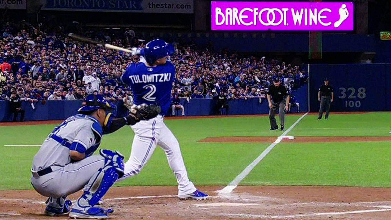 Tulo belts two-run homer in Blue Jays debut 