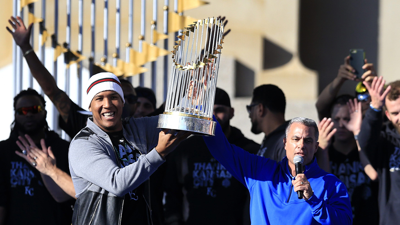 Royals' Salvador Perez gives $1 million to Urban Youth Academy in KC