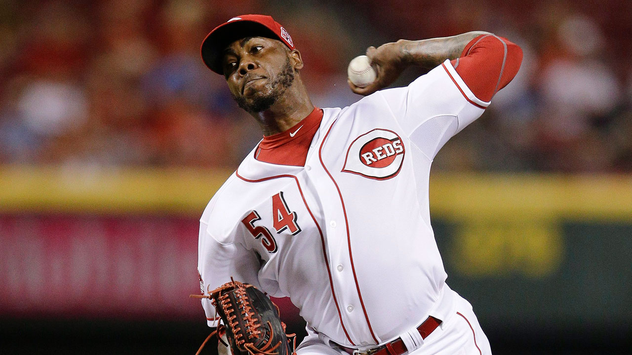 Reds agree to send Aroldis Chapman to Dodgers