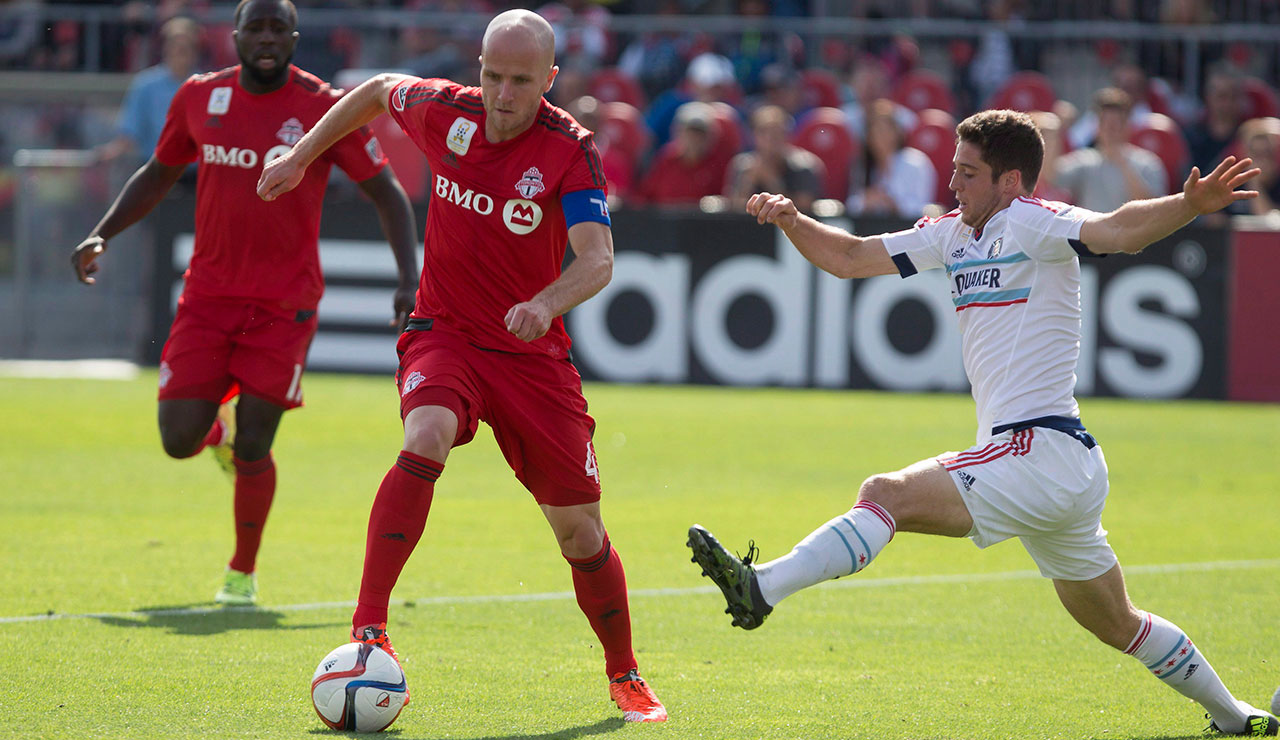 Revolution look to clinch a playoff spot at Chicago